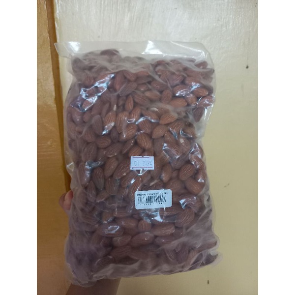 

almond roasted atau panggang 1kg..