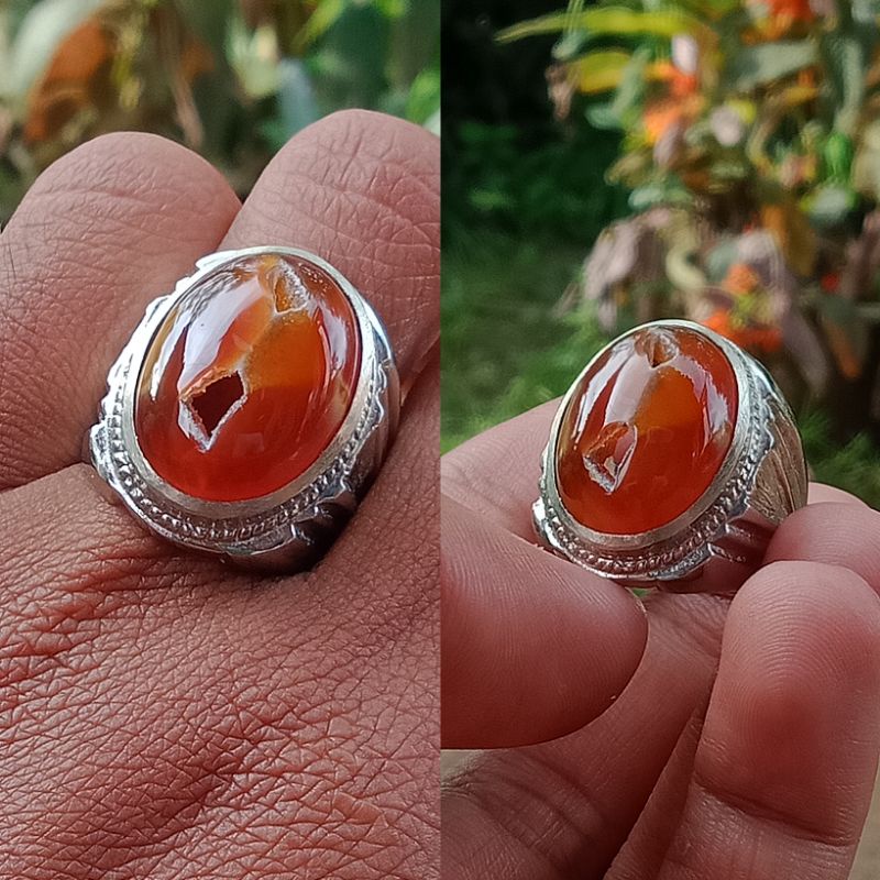 Batu cincin combong merah