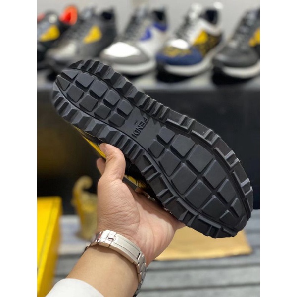 Sepatu fendi sneaker Mirror quality
