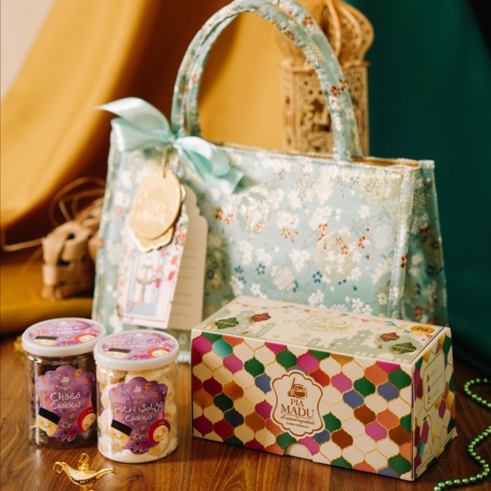 

Hampers Daisy Silk Handbag
