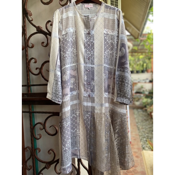 Ria Miranda tesias tunik