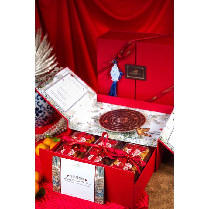 

LUCKY WHEEL BOX RED A - GOLD EDITION BY HAMPERS COOKIES