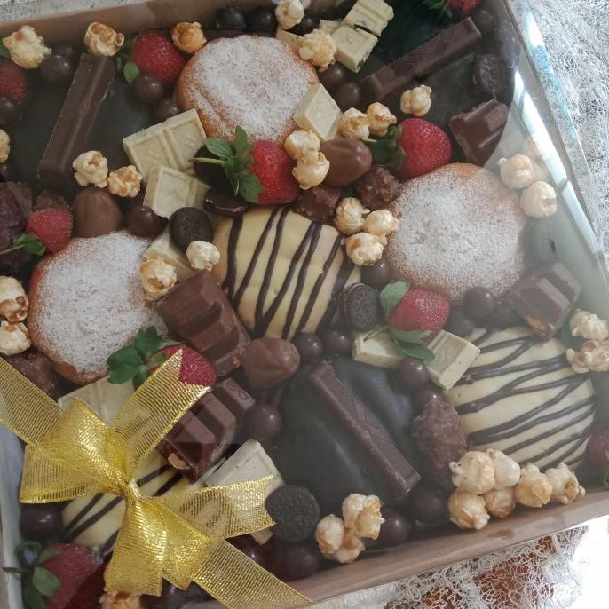 

Hampers Donuts Bomboloni/Hampers Valentine/Hampers coklat Djeungnoni