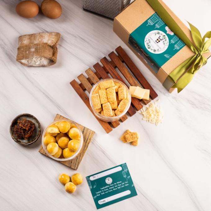 

HAMPERS LEBARAN COOKIES PREMIUM NASTAR DAN KASTENGEL/GIFT LEBARAN
