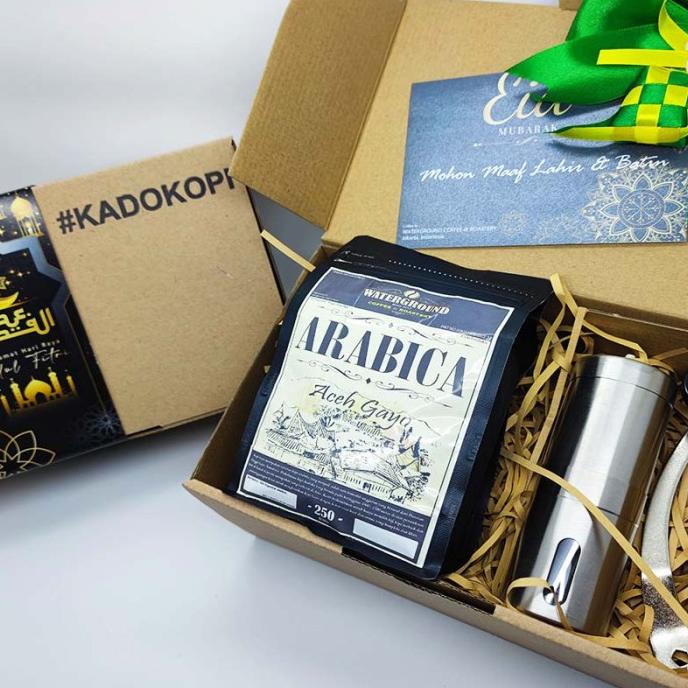 

Promo #KADOKOPI Hampers Lebaran Arabica / Robusta + Grinder Kopi Idul Fitri