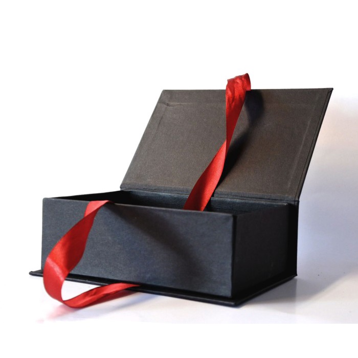 Kotak Kado / Giftbox / Hardbox Hitam Polos Pita Samping