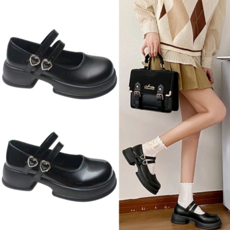 Heels Sepatu Sneakers Wanita Kerja Docmart Hitam (preloved)