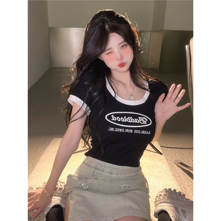 Red Spice girl rose red U-neck T-shirt wanita musim panas slim-fit bahu depan tipis lengan pendek kerah persegi Amerika atasan pendek manis dan pedas