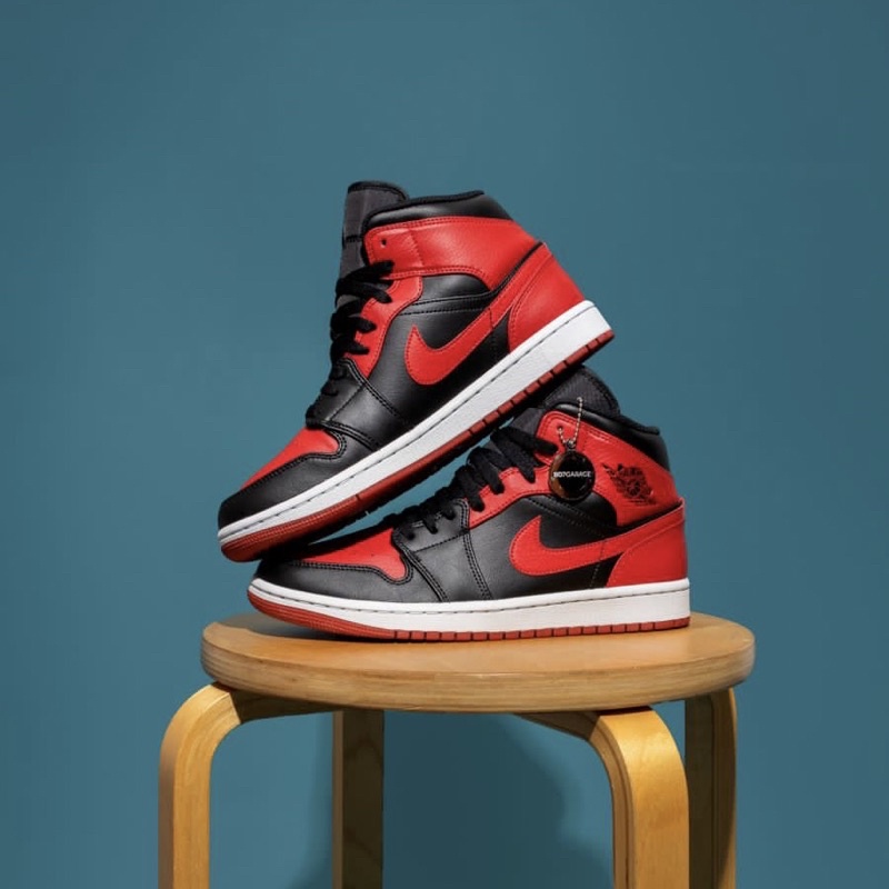 Air Jordan 1 Mid Banned