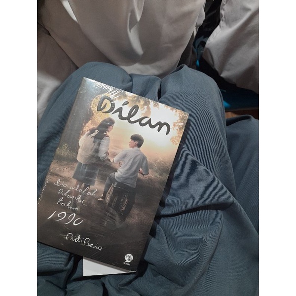 

dia adalah dilanku 1990