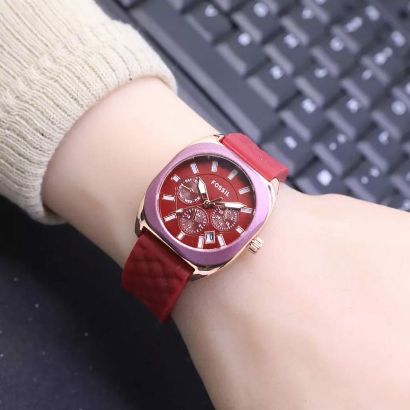 Jam Tangan Fossl Wanita Rubber Halus Terlaris Analog Bisa COD