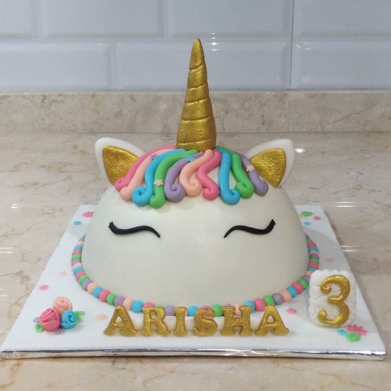 

Pinata Smash Cake Rainbow Unicorn