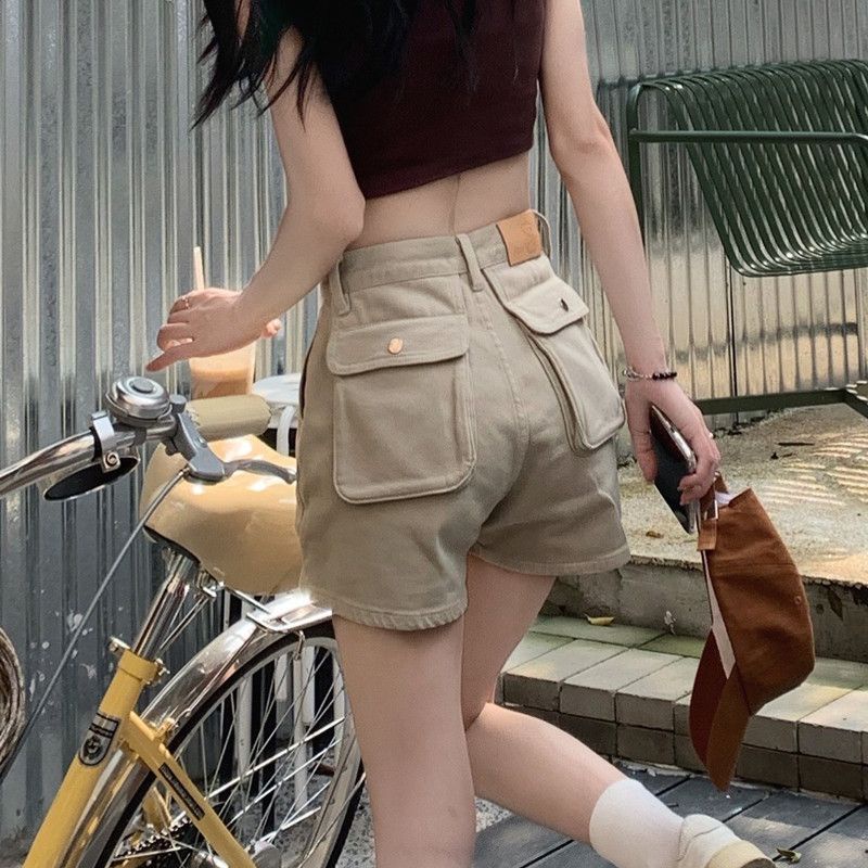 Red Khaki kasual perkakas celana pendek denim wanita musim panas kecil 2023 baru pelangsing berkaki lebar a-line hot girl hot pants