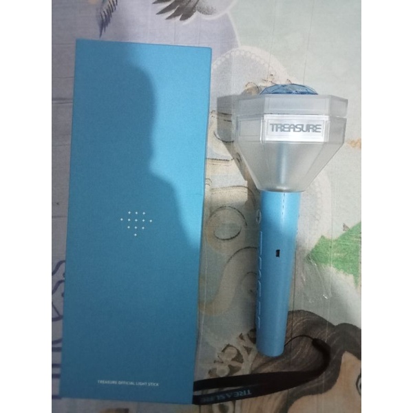 TREASURE OFFICIAL LIGHSTICK TEULIGHT