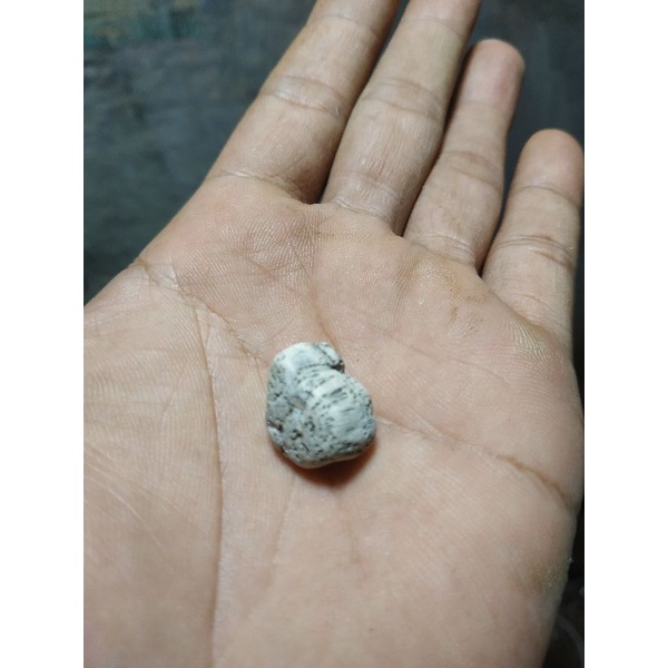 batu putih kecil temuan