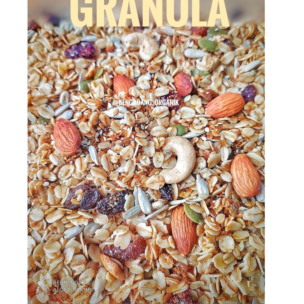 

DISCOUNT !!! SUPER GRANOLA 1KG (Vanilla Flavour & 14 MIX) - Rolled Oat, Almond, Cranberry, Cashew, Pumpkin seed, Raisin, Flaxseed [KODE 873]