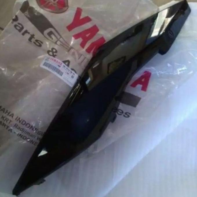 BODY BELAKANG KANAN XRIDE 115 HITAM GLOSSY ORIGINAL YGP
