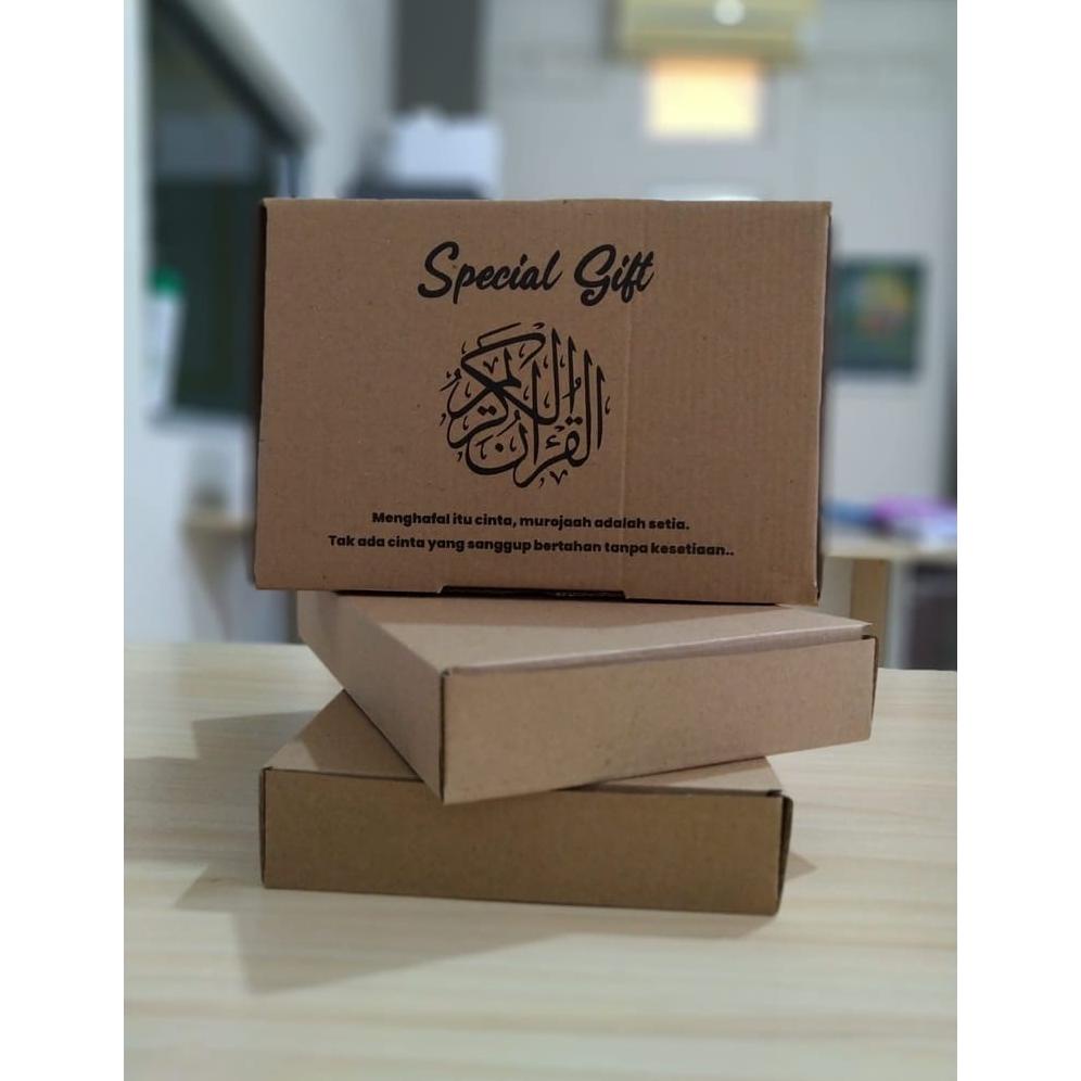 

Kardus Box Al Quran Packaging Alquran Ukuran A5 15x21 cm