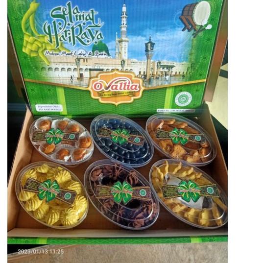 

TERLARIS BRANDS FESTIVAL Kimsinar - Kue Paket Lebaran Sari Wangi Ovalia Isi 6 Toples murah