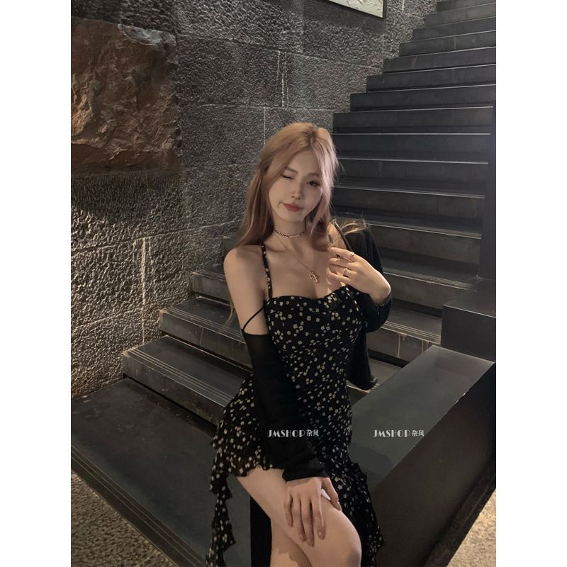 dress floral korea Pure Desire Rok Bunga Hitam Kecil Wanita, Gaun Rok Tali Silang Tidak Beraturan Pi