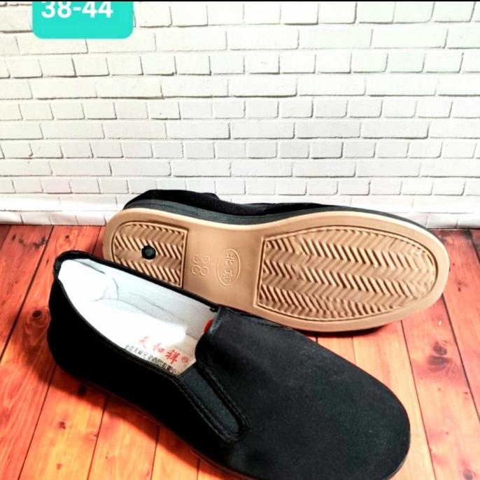 Terbaru Sepatu Slip-On Bigboss Bruce Lee | Sepatu Murah | Sepatu Kungfu Discount