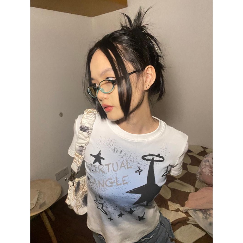 Red Modis all-match model dasar yang dilukis dengan tangan bintang putih T-shirt lengan pendek trendi musim panas dan musim gugur pakaian dalam desain ceruk top wanita