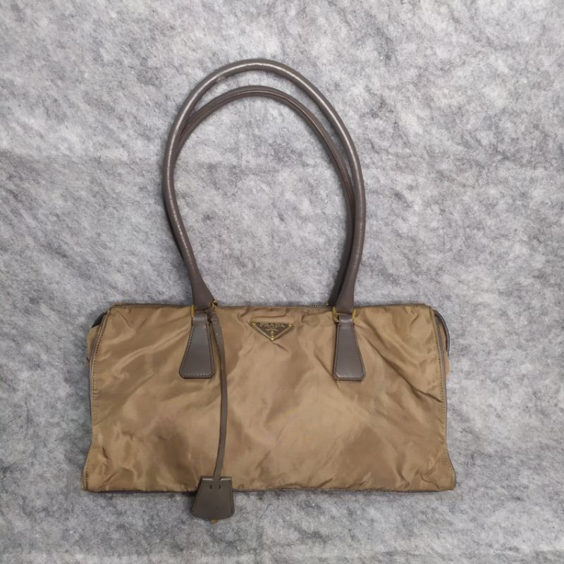 Prada Bag / Tas Prada / Tote bag Prada / Dompet Prada / Prada Wallets / Prada Box / Tas Prada Vintag