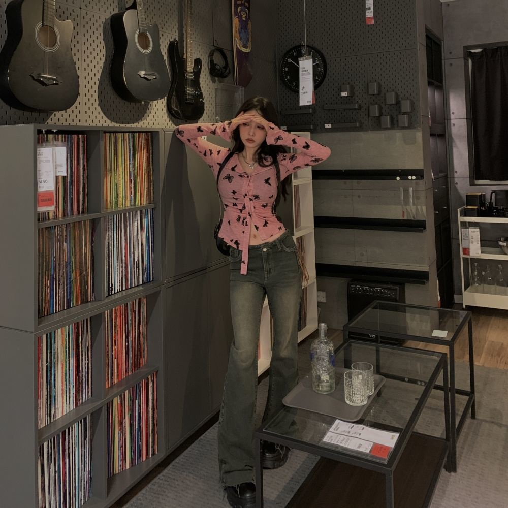 Red Pedas Pinggang Kecil Rasa Desain Halus Kupu-kupu Lengan Panjang Kardigan Kecil Wanita Musim Gugur Baru Retro Pelangsing dan Tipis bottoming Top