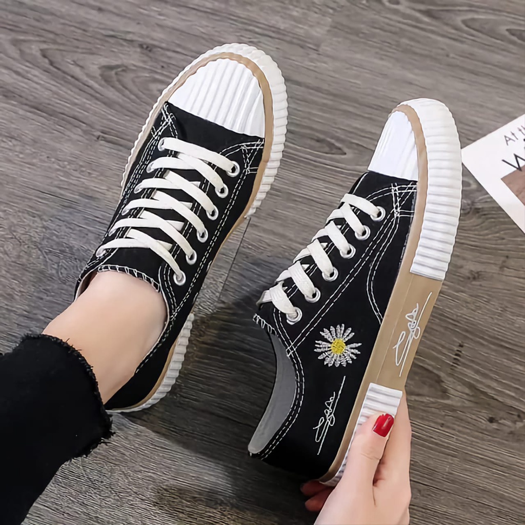 Sepatu Sneakers Wanita Kanvas Bordir Bunga Terbaru KT 01