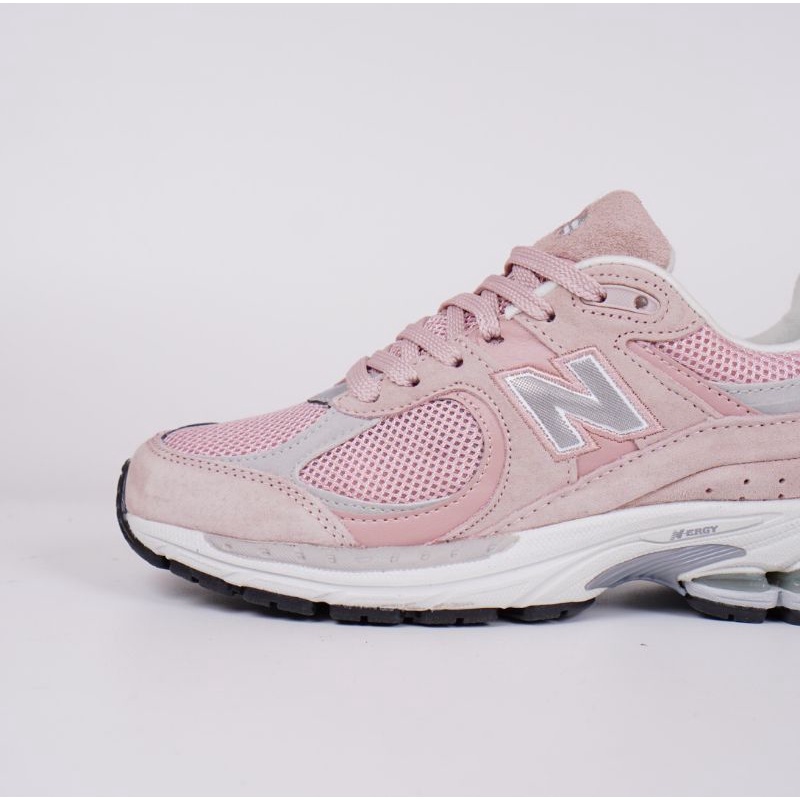 Sepatu New Balance 2002R Cherry Blossom Powder Pink