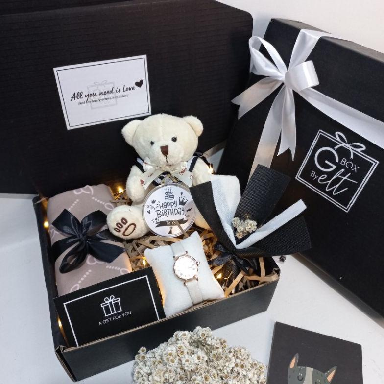 

Gift Box Cewek Hampers Premium Kado Ulang Tahun Birthday Hadiah Wisuda Graduation