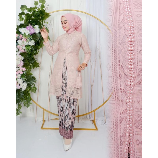 Tunik Brokat Malika Non Gliter / Tunik Payet / Kebaya Modern / Kebaya tile / Kebaya Favorite / Batik Couple / Tunik / Tunik Brokat / Kebaya Wisuda / Kebaya Lamaran / Kebaya Kondangan / Kebaya Pesta / Kebaya Brokat