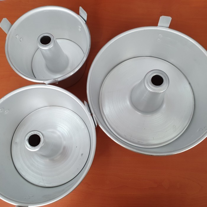 

Loyang Chiffon Lokal Alumunium Bongpas Tinggi 9.5cm Diameter 16cm