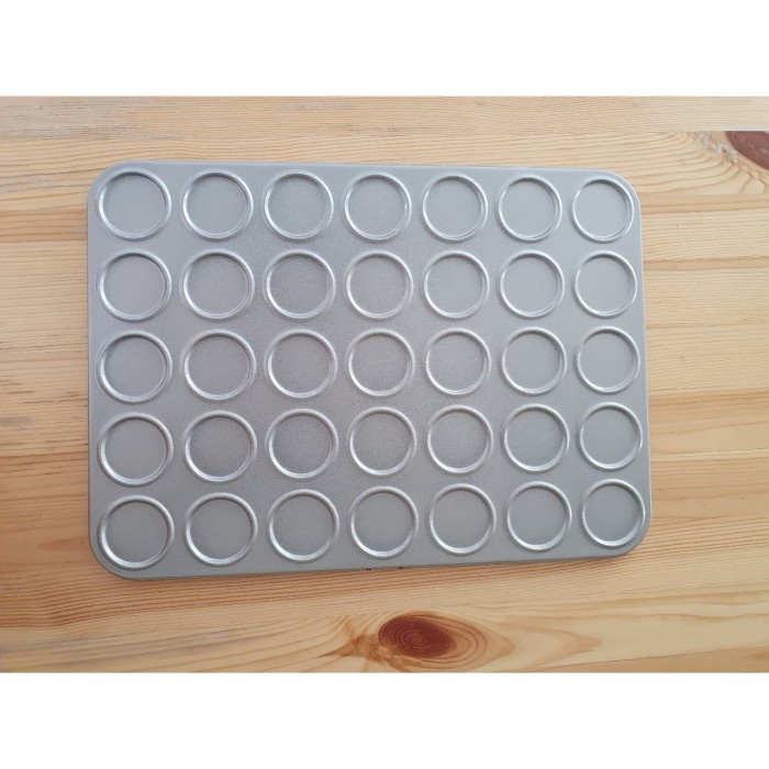 

Loyang Macaron 35 hole Warna Gold anti lengket