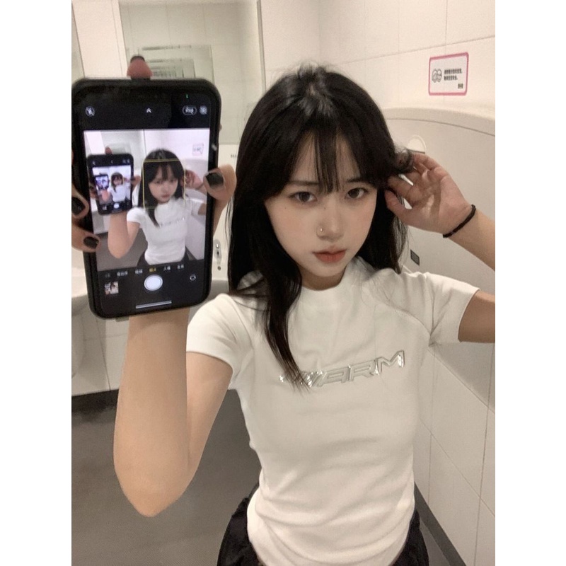 Red Kapas murni logam cair putih bahu depan lengan pendek t-shirt wanita rasa desain niche slim slim hot girl short top