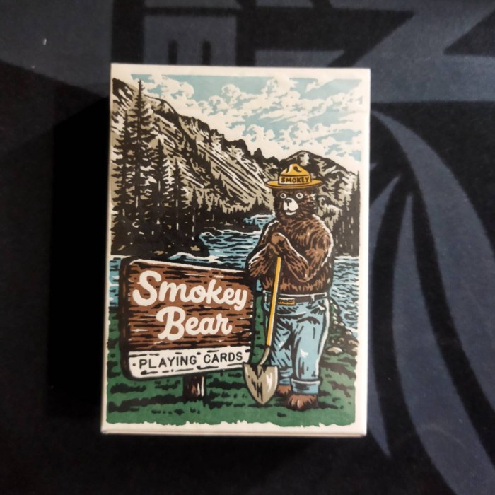 Terlaris Cardgame Smokey Bear Playing Card