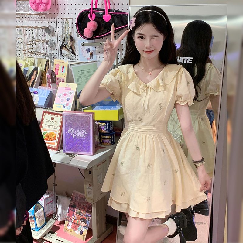 Red French sweet and cute apricot floral dress female Korean version of the niche high-end doll collar waist short skirt