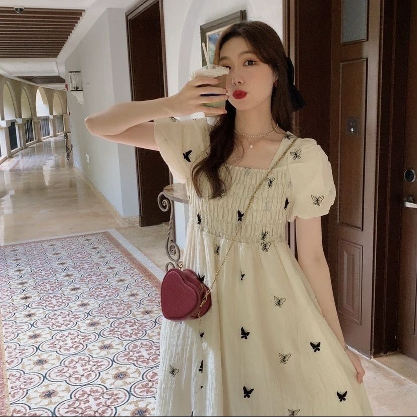 Red Gaya Prancis lengan engah lembut gaun kupu-kupu baru musim panas produk baru kerah persegi ramping rok bunga berlipit rok peri