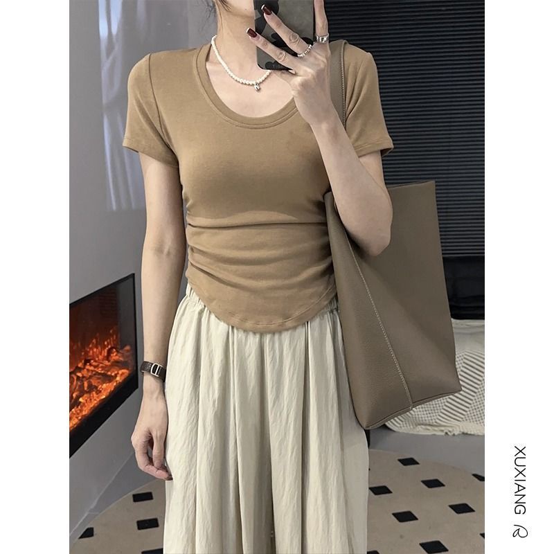 Red Desain leher U rasa pendek sisi lipit pinggang slimming T-shirt wanita musim panas slim fit all-Match lengan pendek top wanita ins