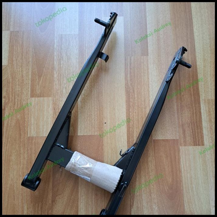 Swing Arm Revo Absolute Lengan Ayun Garpu Sasis Belakang Absolute KWW