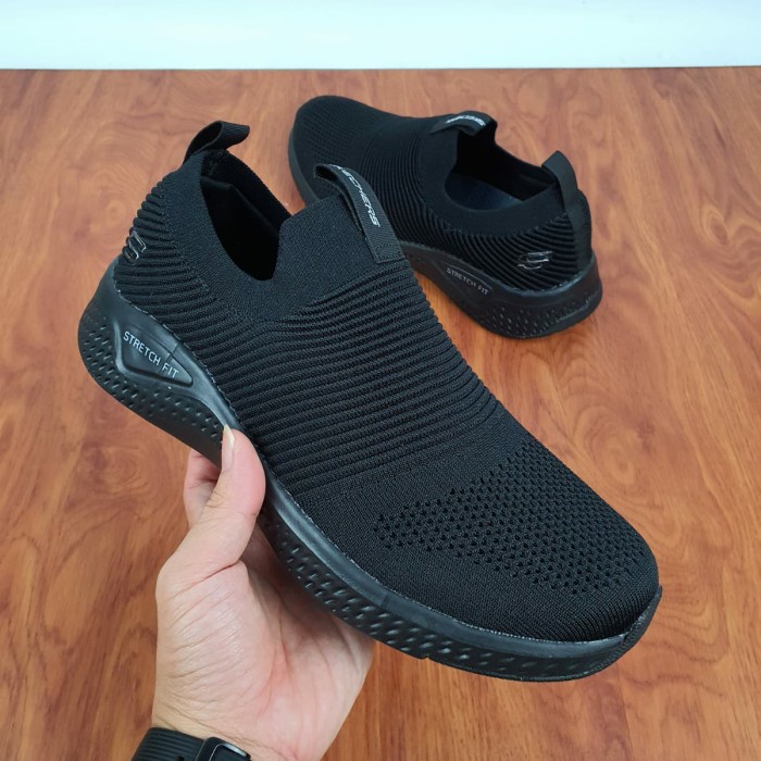 Terlaris Sepatu Skechers Pria Slip On/Skechers Solar Fuse Men Hitam 43 New.....