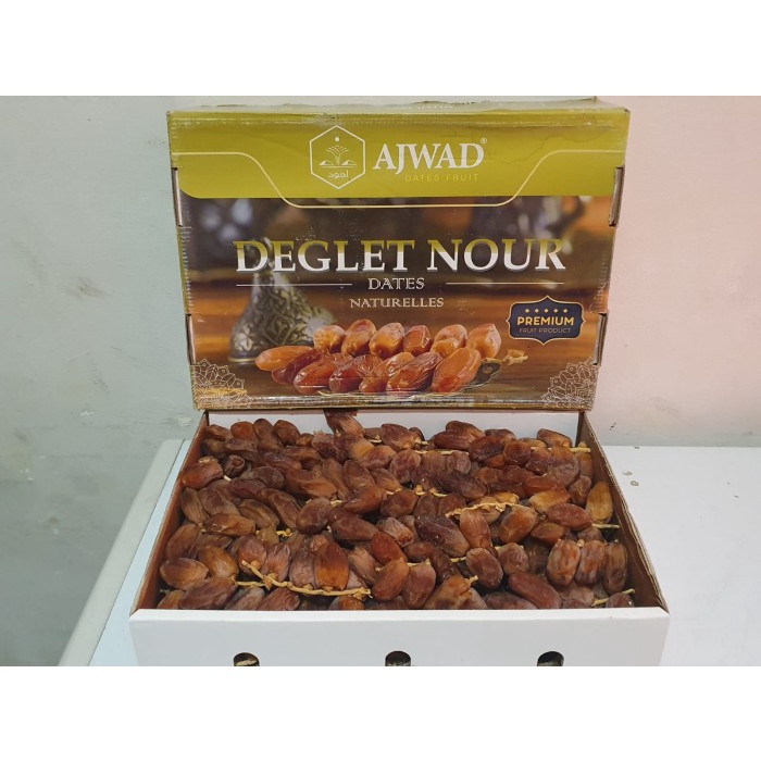 

Grosir Kurma Tangkai 5Kg Kurma Tunisia Deglet Nour Ajwad