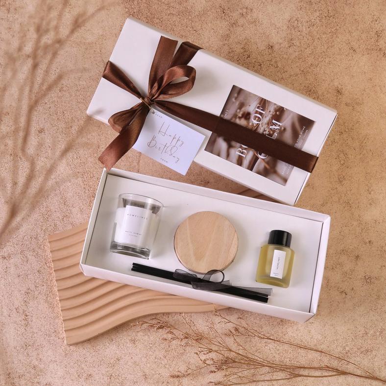 

HOME FRAGRANCE SET-HAMPERS/Kado Aesthetic Premium/Hadiah/Reed Diffuser/Scented Candle/Coaster/Kado Box Sliding Aesthetic Premium/Hadiah Mewah/Giftbox/Parsel/Bingkisan/Souvenir/Lilin Aromaterapi/Pengharum Ruangan