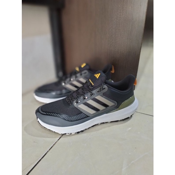 sepatu Adidas bounce original