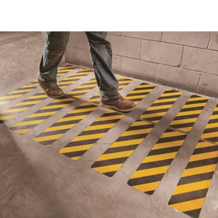 

3M 613 Safety Walk Tape-Anti Slip-Resistant Yellow/Bla 2In X 60Ft