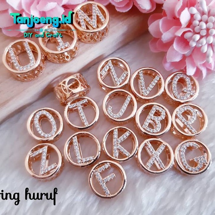 [KODE PRODUK E9SEO9165] Liontin Huruf Inisial Xuping Charm Huruf Bahan Gelang Tali