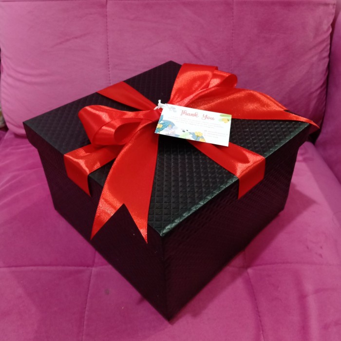 

Terlaris Kotak Kado / Box Gift / Box Hadiah Ukuran 20X20X12Cm Bahan Tebal