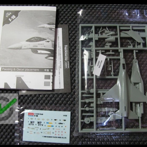 DISKON SPESIAL MODEL KIT/MOKIT ACADEMY PESAWAT F16 FIGHTING FALCON TERLARIS