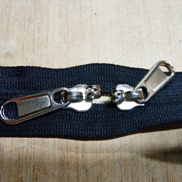 TERMURAH Kepala resleting TERBALIK no.8 untuk gigi coil plastik. putih/100 pcs