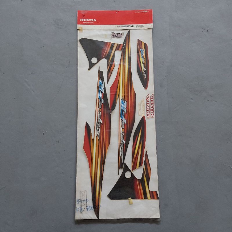 List Sticker Stripe Striping Hitam Merah Supra Fit New Original 871X0 KTL 700ZD